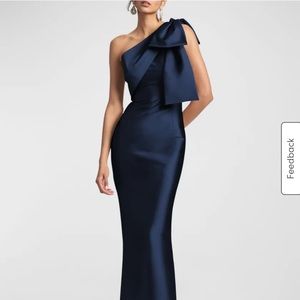 Beautiful Navy Mother of the Bride Dress.   This is a show stopper.